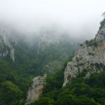 Cumbres y niebla en el sella
