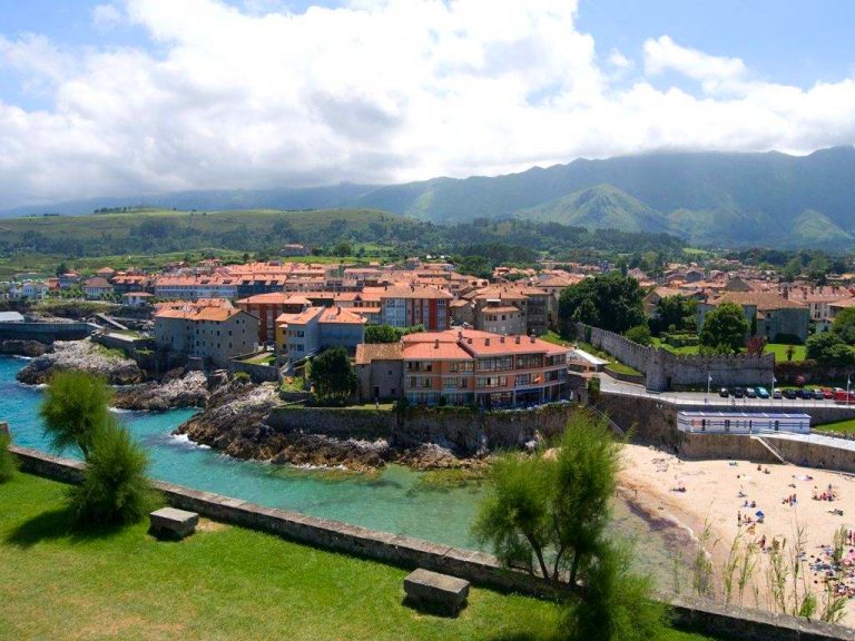 Llanes